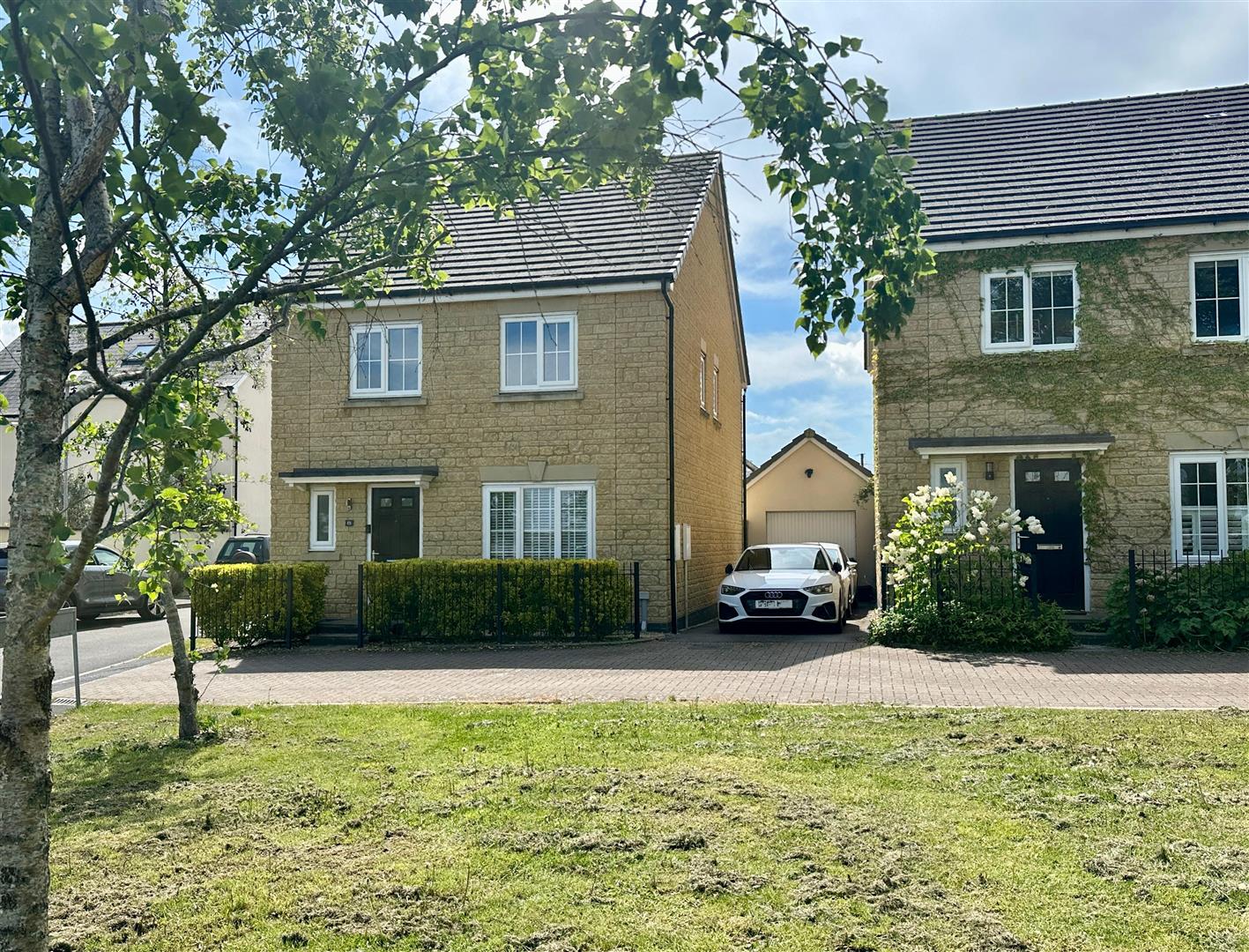 Sandown Crescent, 